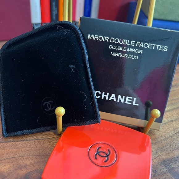 CHANEL Red Miroir Double Facettes - Picture 1 of 3